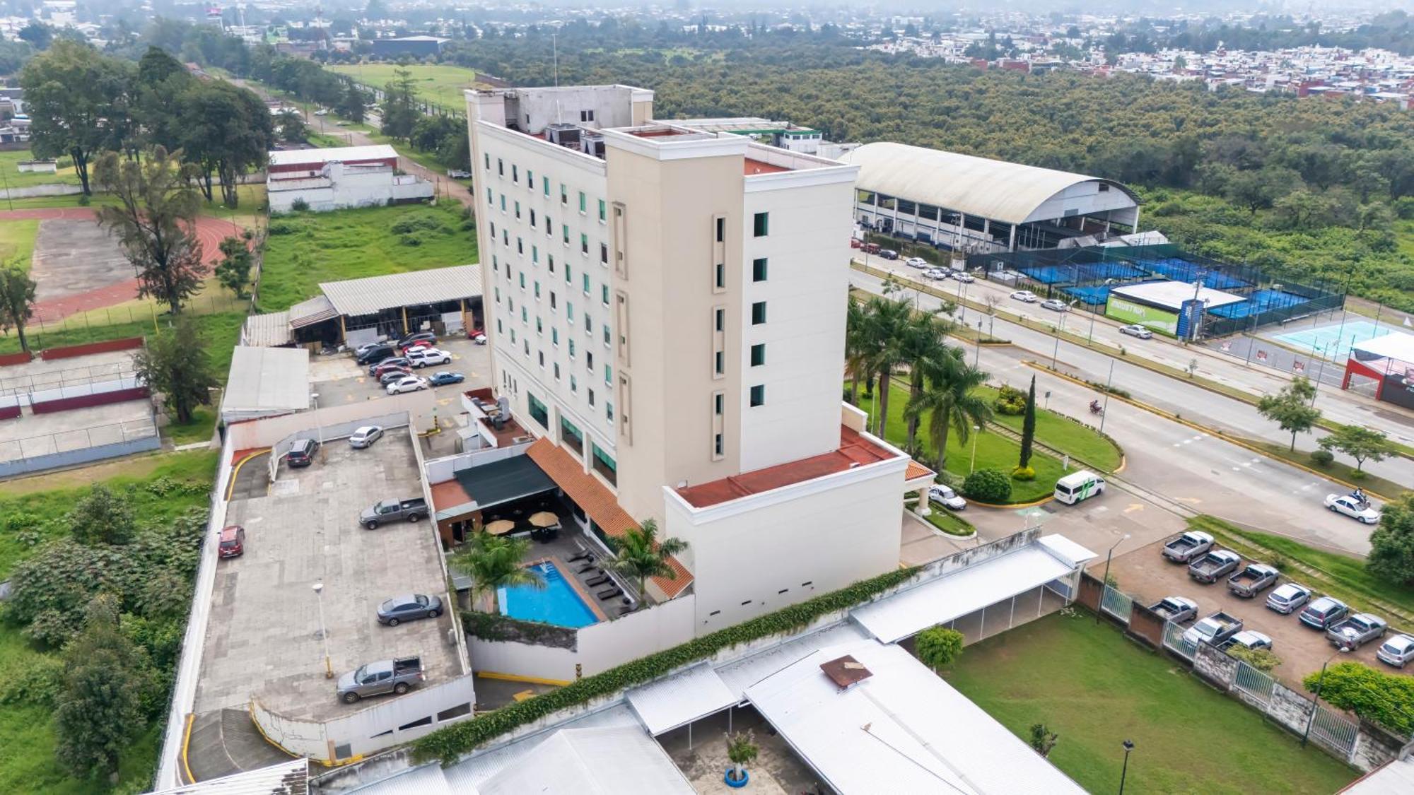 Holiday Inn Uruapan By Ihg Esterno foto