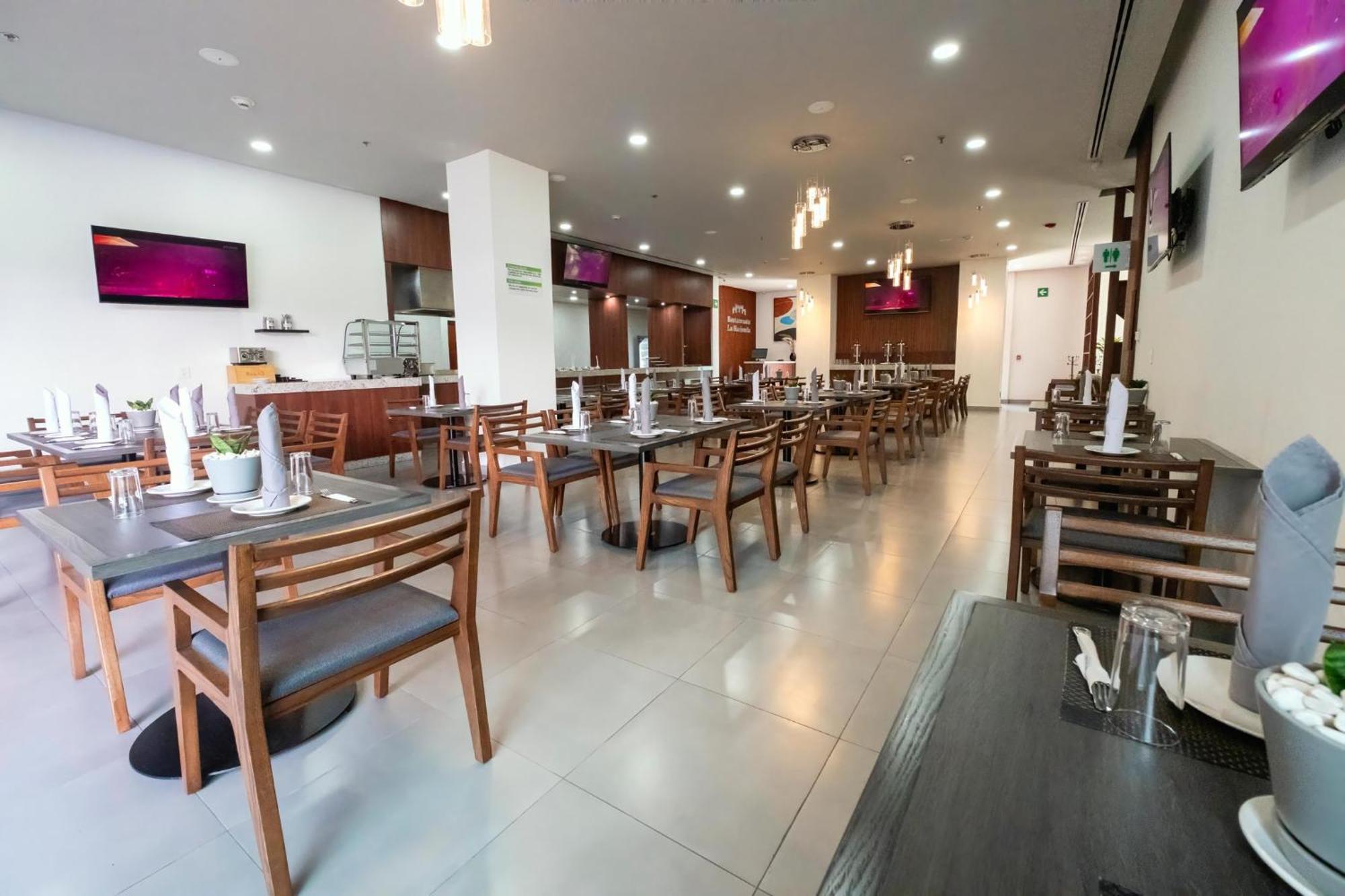 Holiday Inn Uruapan By Ihg Esterno foto
